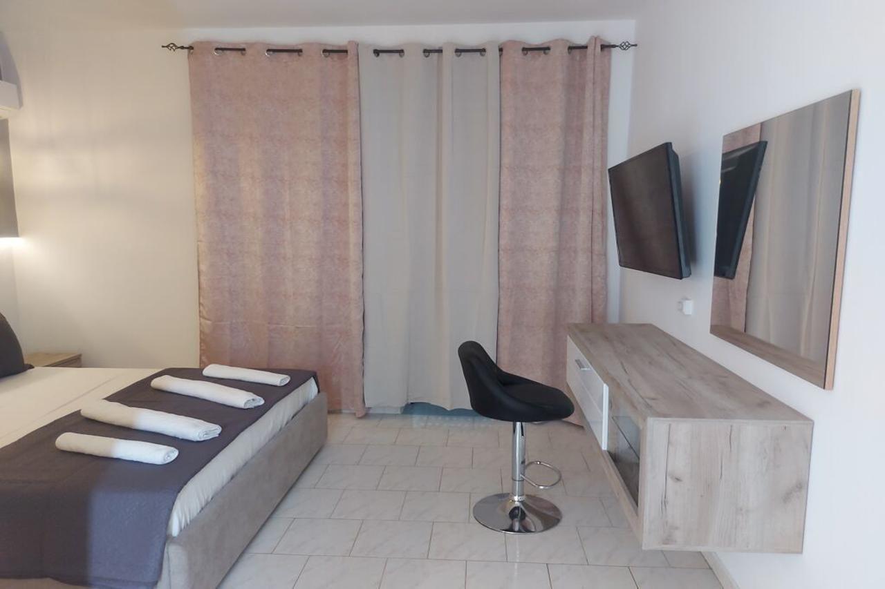 Aegean Pearl Hotel ตีกากี ภายนอก รูปภาพ